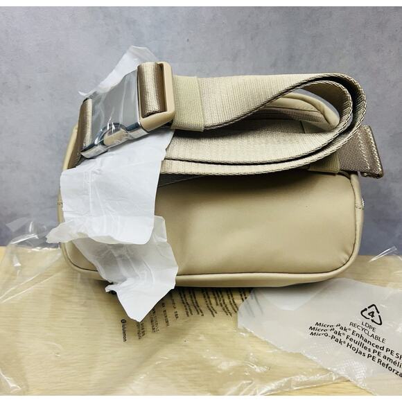 Lululemon Everywhere Belt Bag Trench/White Opal 1L (New With Tags NWT Authentic - Picture 8 of 10